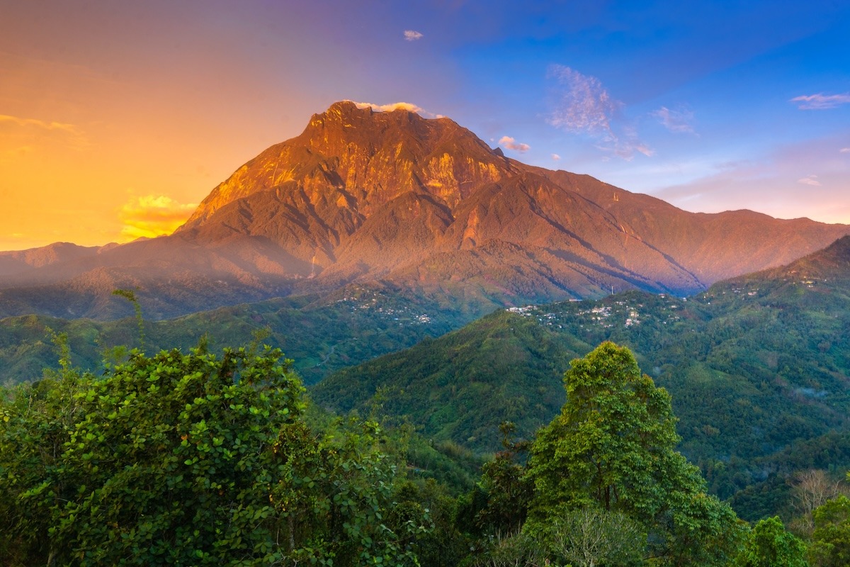 Beautiful,Mount,Kinabalu,At,Sunset,From,Nabalu,Town,,North,Borneo,